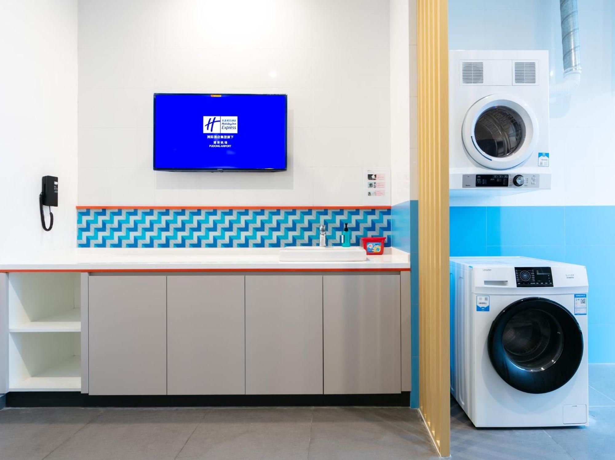 Holiday Inn Express Shanghai Pudong Airport By Ihg Bagian luar foto