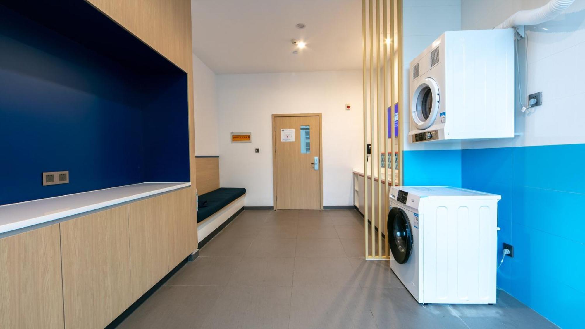 Holiday Inn Express Shanghai Pudong Airport By Ihg Bagian luar foto