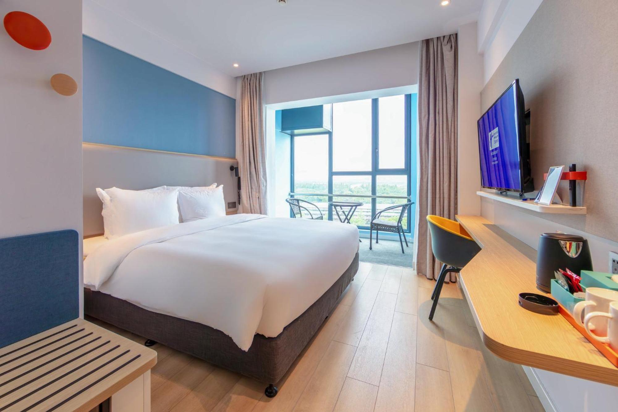 Holiday Inn Express Shanghai Pudong Airport By Ihg Bagian luar foto