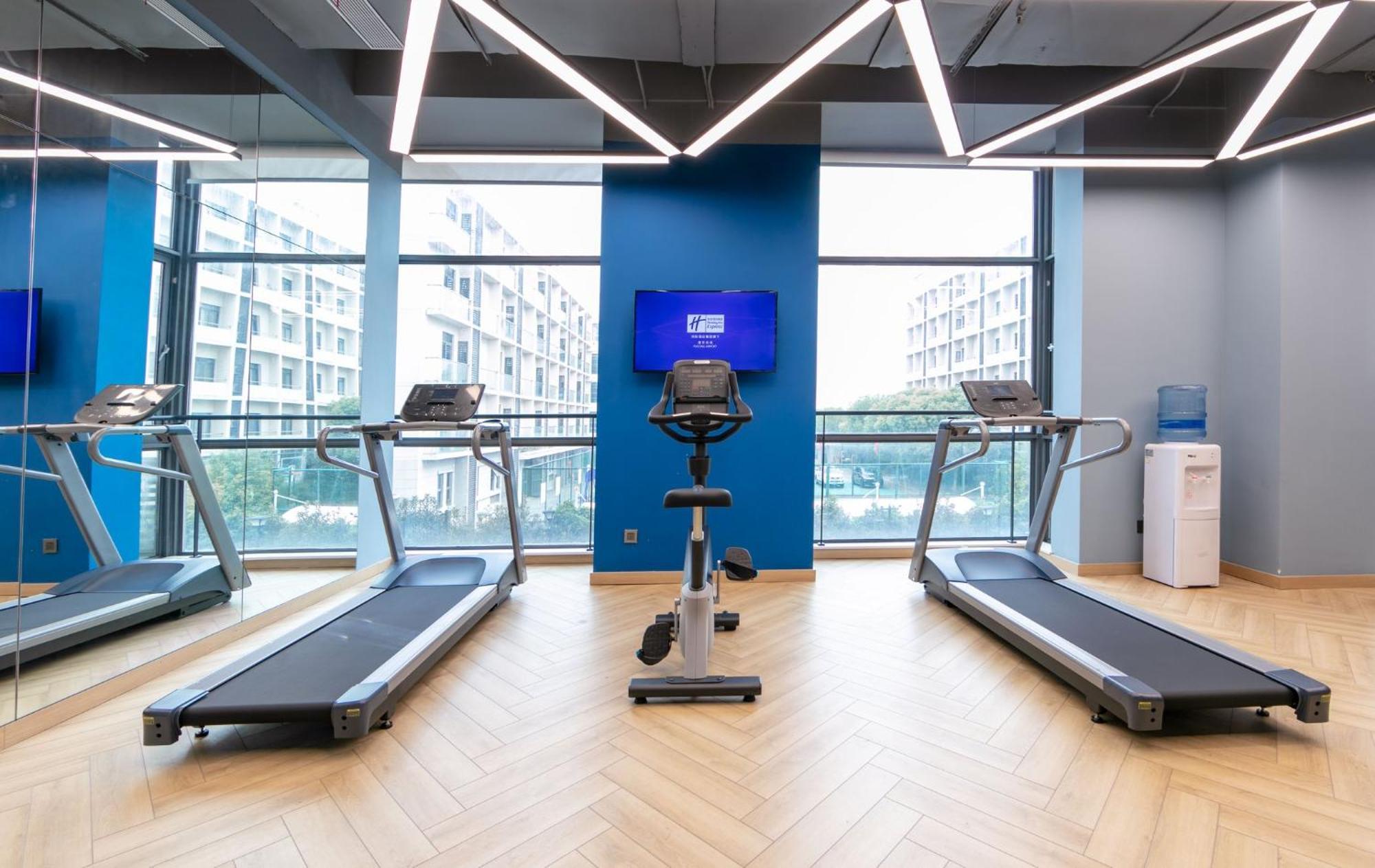 Holiday Inn Express Shanghai Pudong Airport By Ihg Bagian luar foto